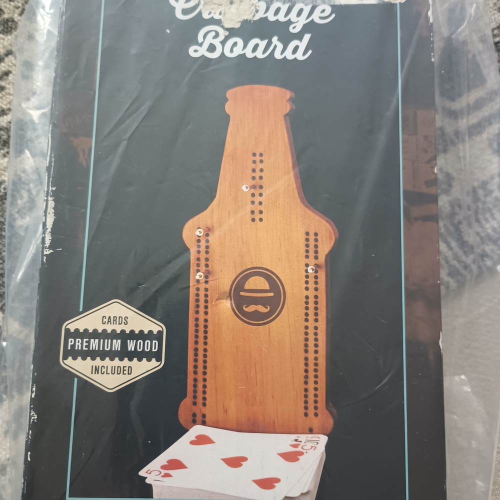 Wooden Cribbage Board with Playing Cards